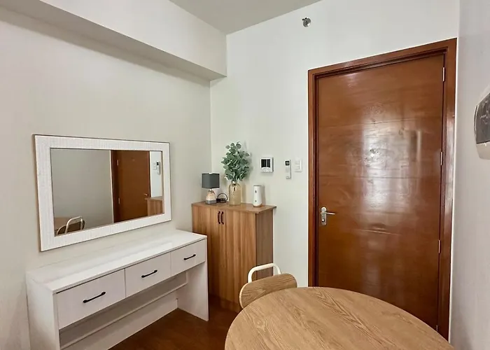 Modern One Bedroom With Balcony Near It Park Cebu
