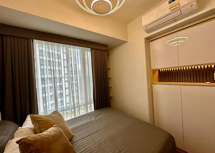 Apartment Modern One Bedroom With Balcony Near It Park