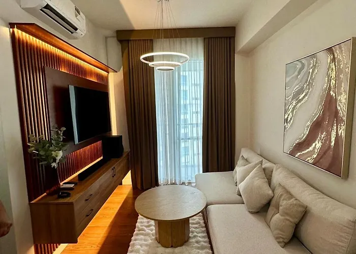 Apartment Modern One Bedroom With Balcony Near It Park *