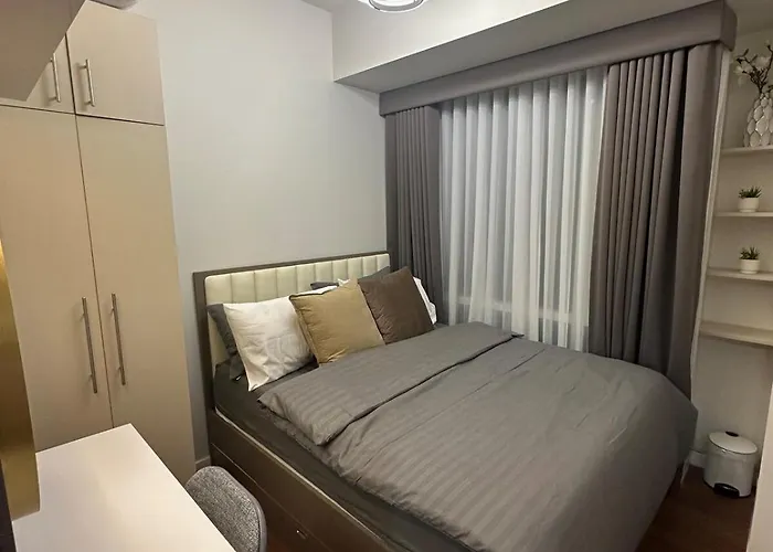 Modern One Bedroom With Balcony Near It Park *