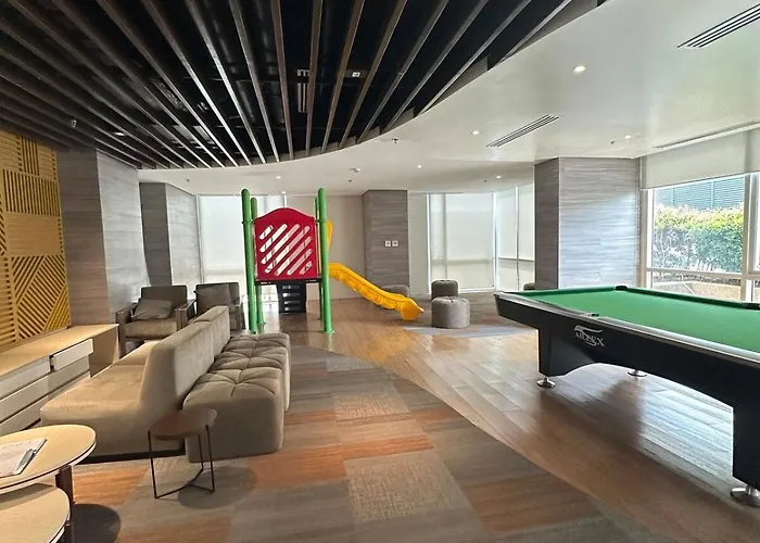Apartment Modern One Bedroom With Balcony Near It Park *